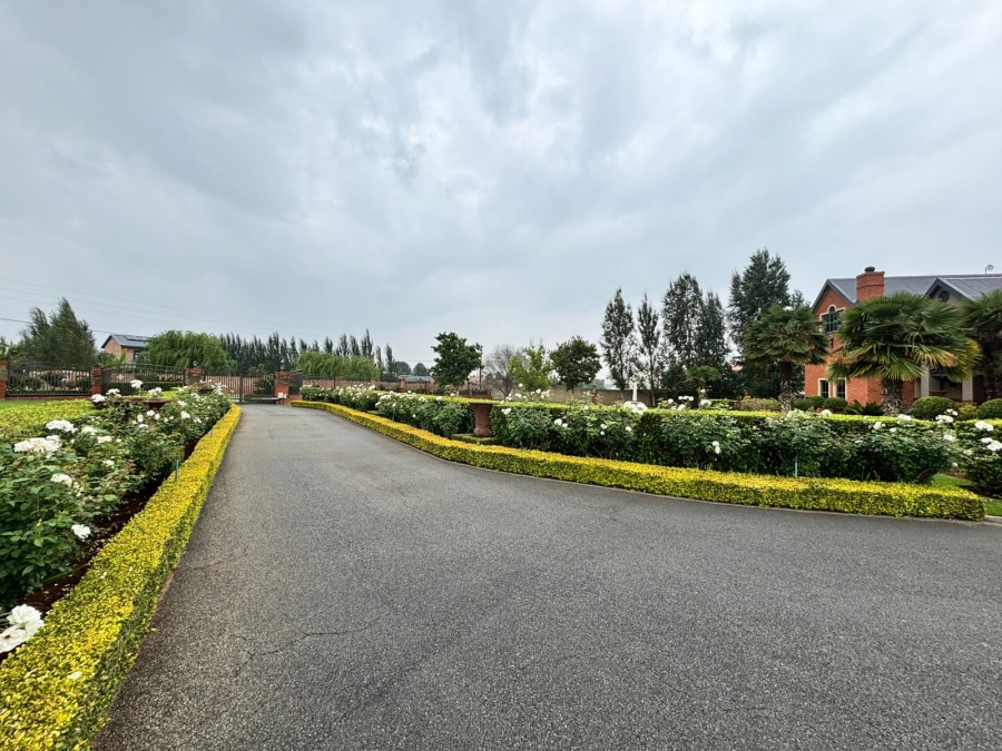 5 Bedroom Property for Sale in Grimbeeck Park North West